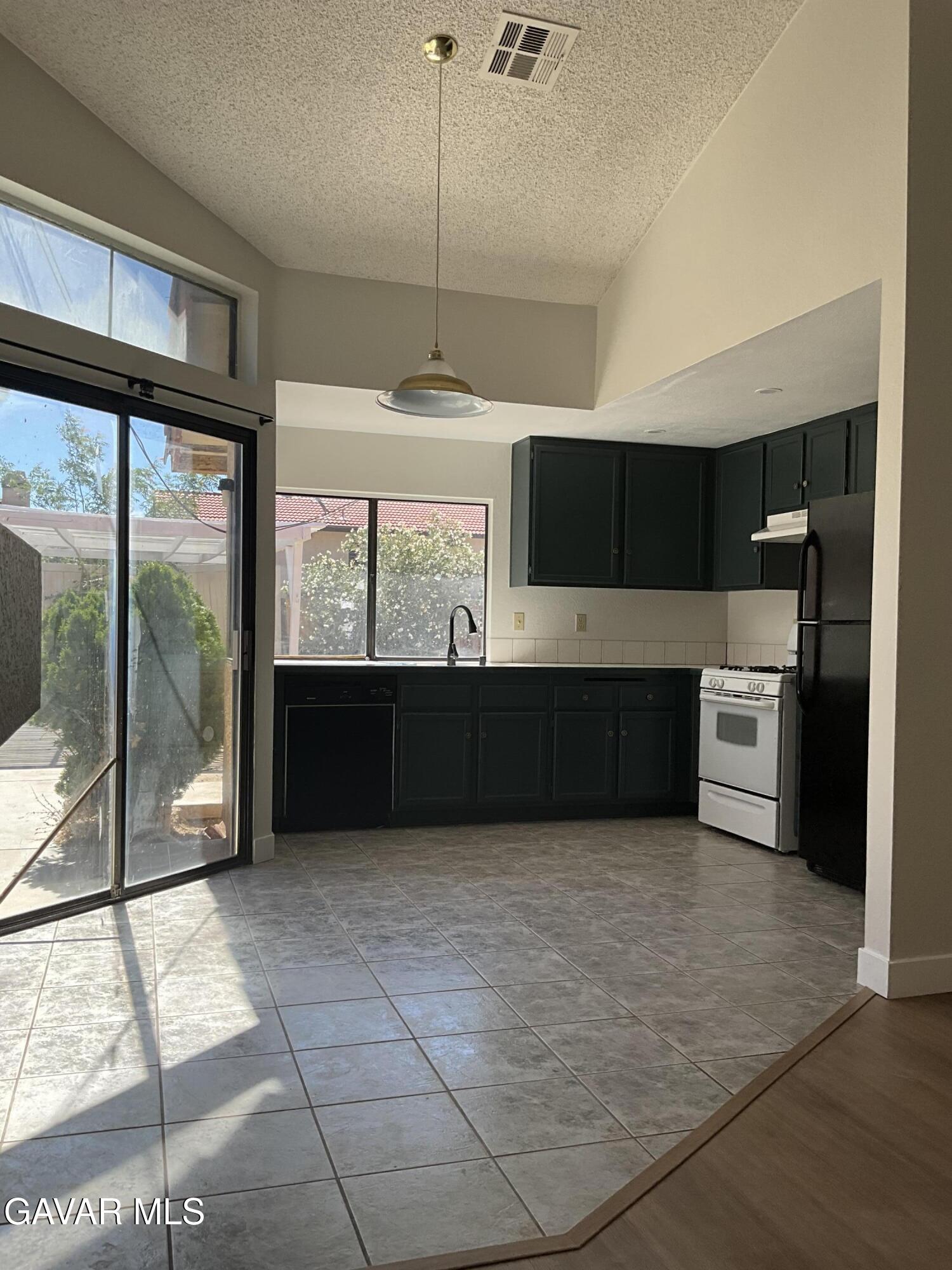 37539 Rose Street Palmdale, CA 93552 - Photo 12 of 26 IMG_1228