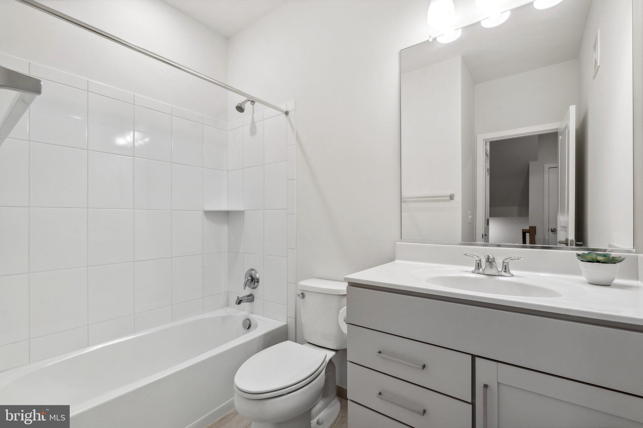 43186 Farringdon Square Broadlands, VA 20148 - Photo 32 of 40