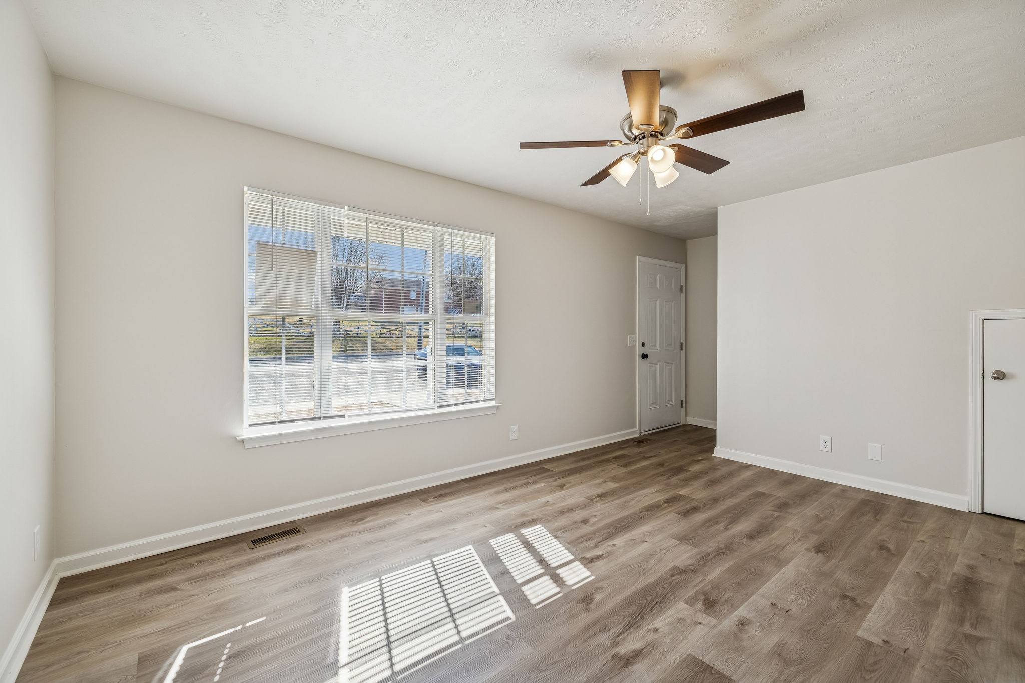 2607 Landrum Court, Unit 10 Springfield, TN 37172 - Photo 5 of 25