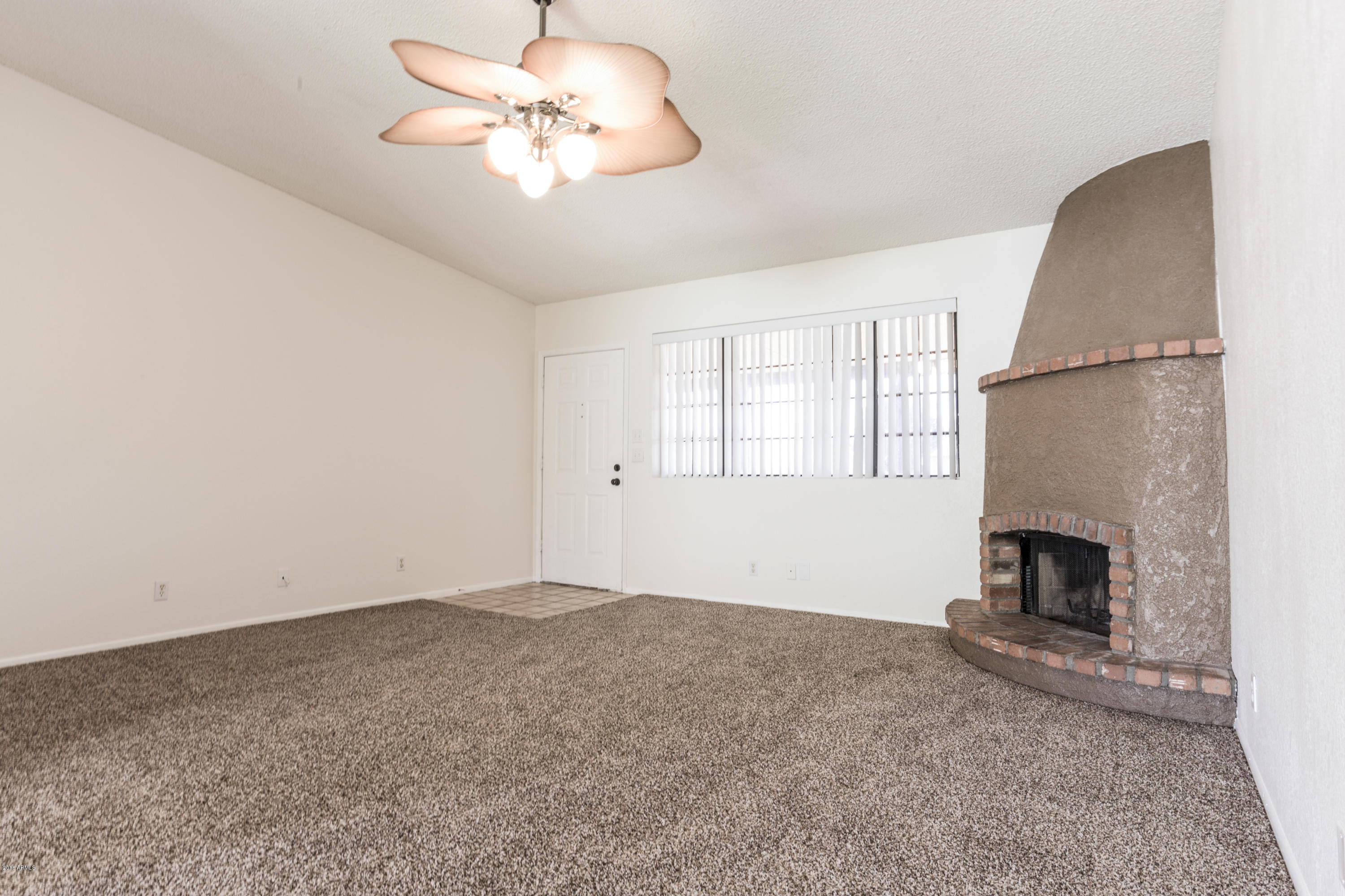 1557 South Padre Road Apache Junction, AZ 85119 - Photo 3 of 15 Living Room 2
