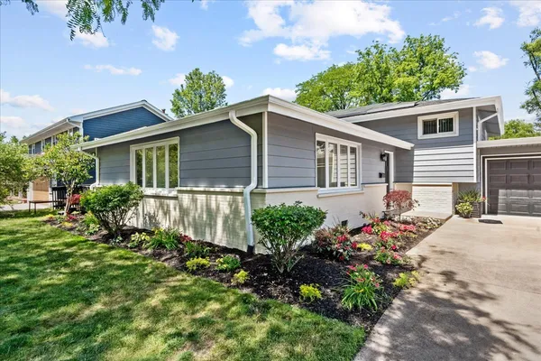 $779,000 | 3495 Carol Lane, Northbrook, IL 60062