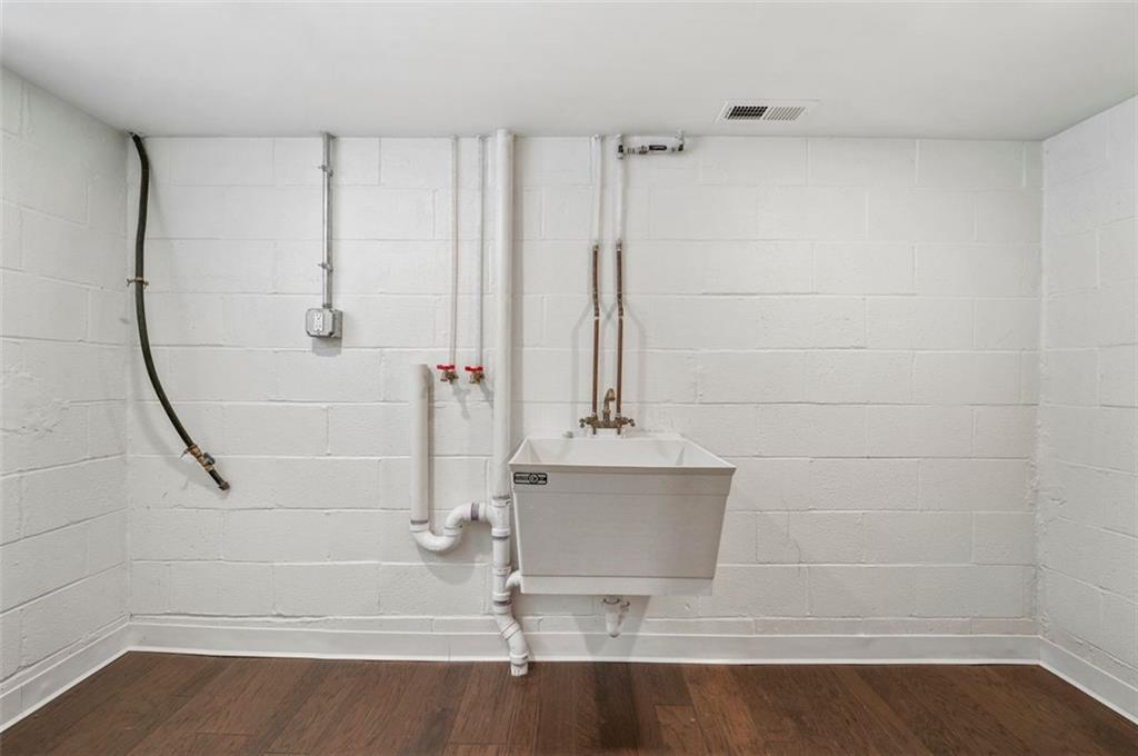 2620 Baum Road Pittsburgh, PA 15239 - Photo 26 of 32 Laundry Room