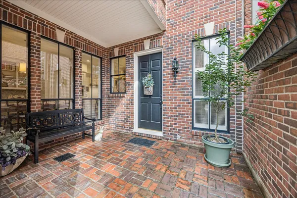 $849,900 | 4832 Post Oak Timber Drive, Houston, TX 77056