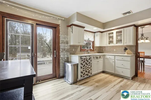 $535,000 | 128 Stoneleigh Drive, East Stroudsburg, PA 18301