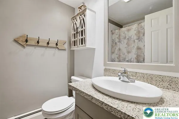 $535,000 | 128 Stoneleigh Drive, East Stroudsburg, PA 18301
