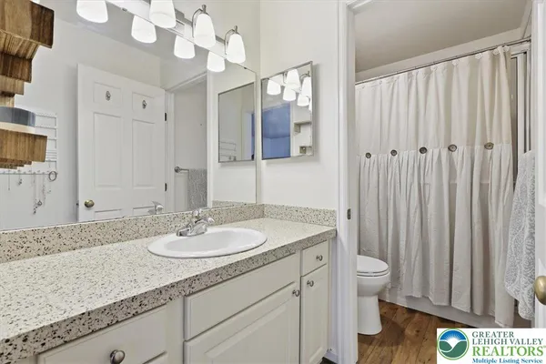 $535,000 | 128 Stoneleigh Drive, East Stroudsburg, PA 18301