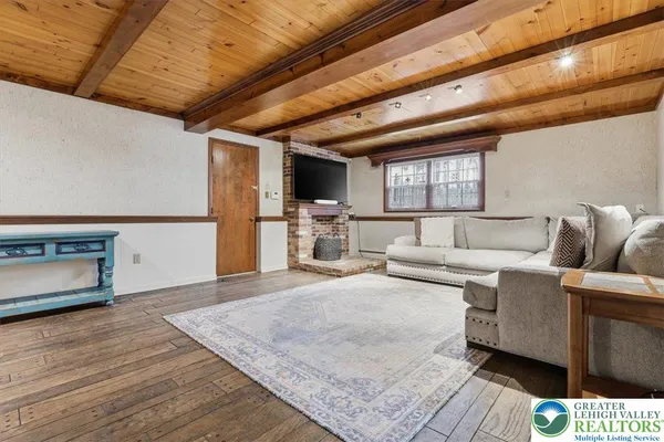 $535,000 | 128 Stoneleigh Drive, East Stroudsburg, PA 18301