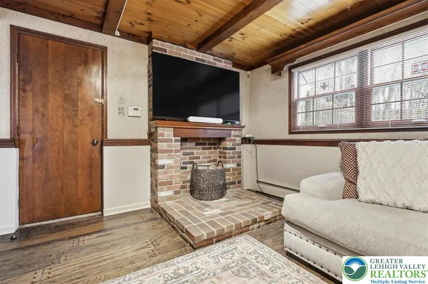 $535,000 | 128 Stoneleigh Drive, East Stroudsburg, PA 18301