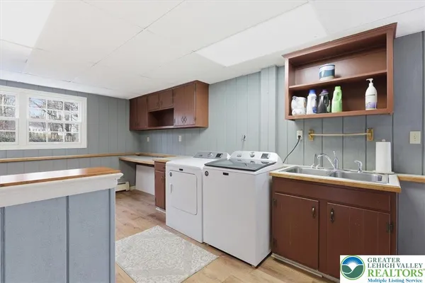 $535,000 | 128 Stoneleigh Drive, East Stroudsburg, PA 18301