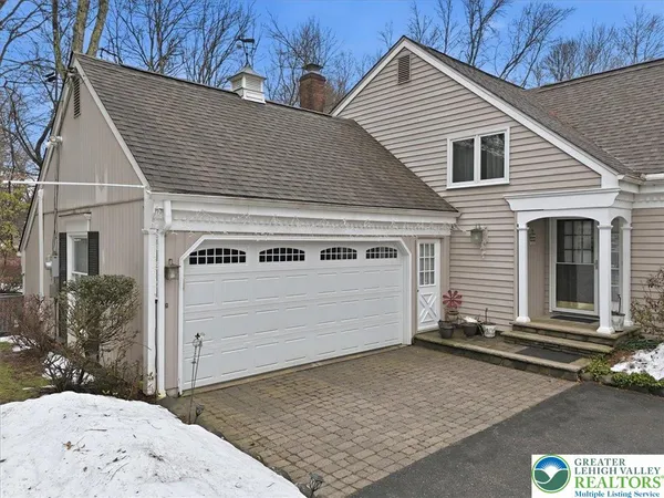 $535,000 | 128 Stoneleigh Drive, East Stroudsburg, PA 18301