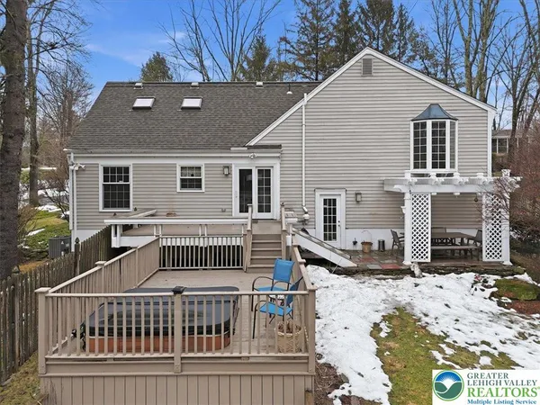 $535,000 | 128 Stoneleigh Drive, East Stroudsburg, PA 18301