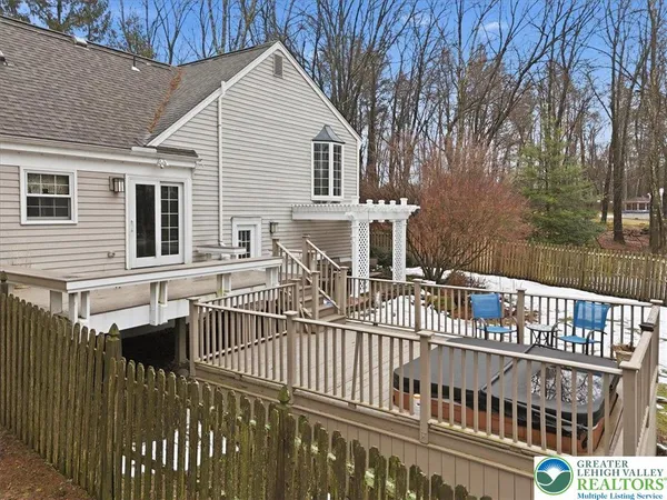 $535,000 | 128 Stoneleigh Drive, East Stroudsburg, PA 18301