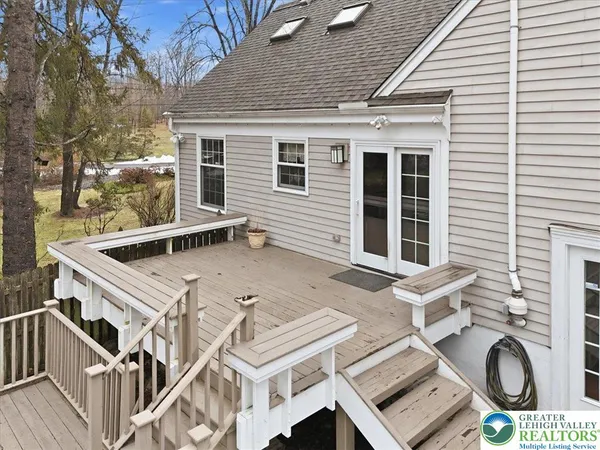 $535,000 | 128 Stoneleigh Drive, East Stroudsburg, PA 18301