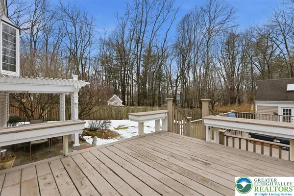 $535,000 | 128 Stoneleigh Drive, East Stroudsburg, PA 18301