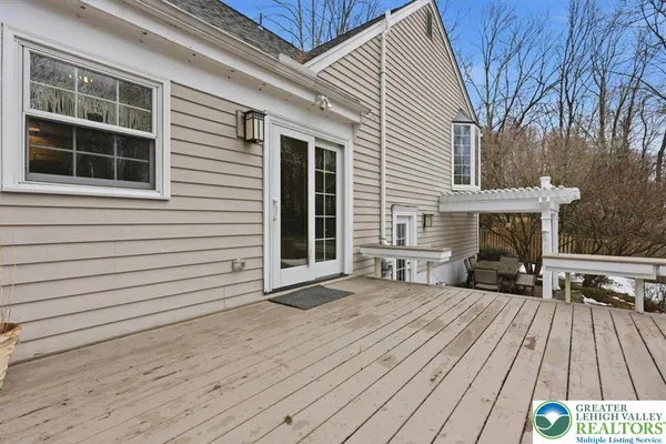 $535,000 | 128 Stoneleigh Drive, East Stroudsburg, PA 18301