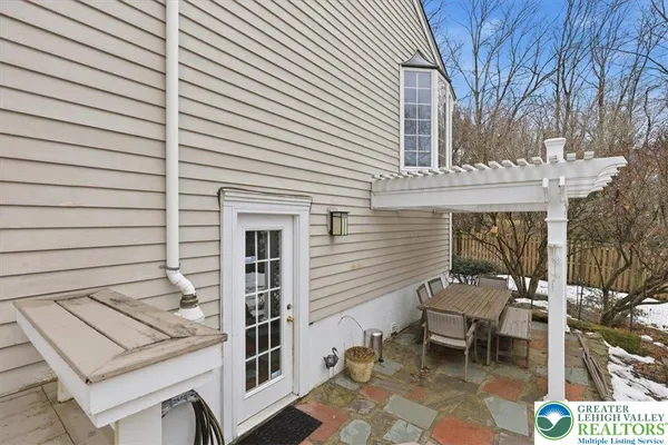 $535,000 | 128 Stoneleigh Drive, East Stroudsburg, PA 18301