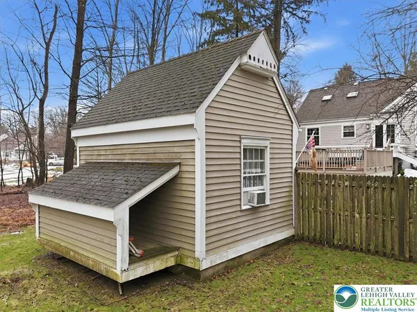 $535,000 | 128 Stoneleigh Drive, East Stroudsburg, PA 18301