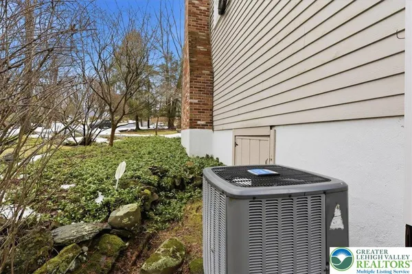 $535,000 | 128 Stoneleigh Drive, East Stroudsburg, PA 18301