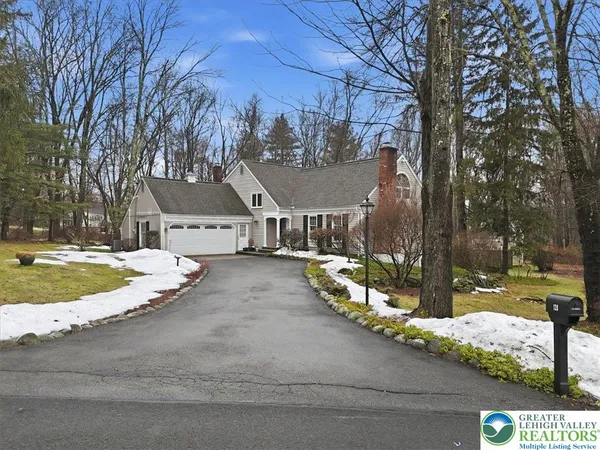 $535,000 | 128 Stoneleigh Drive, East Stroudsburg, PA 18301