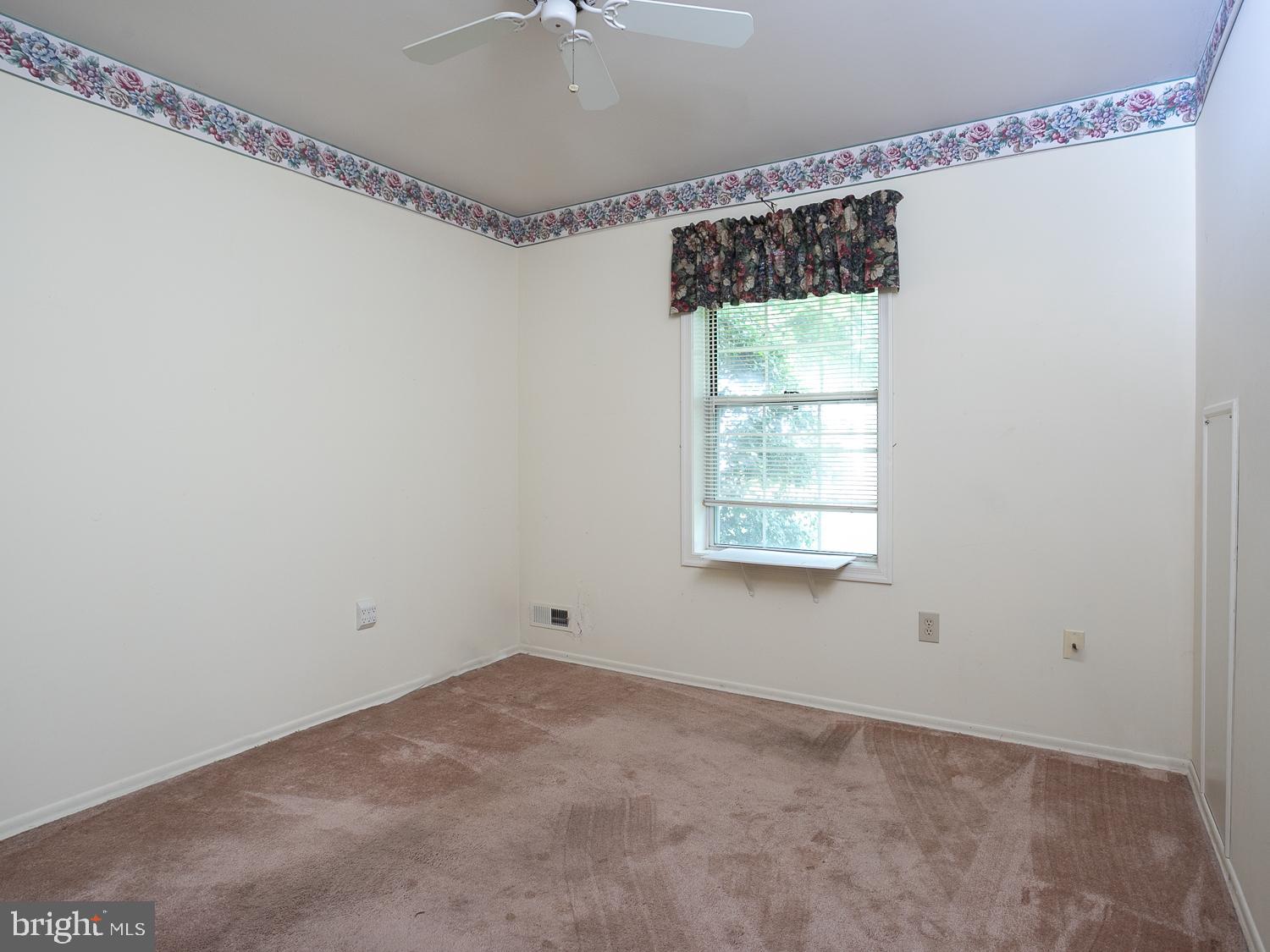 109 Lake View Court Columbus, NJ 08022 - Photo 17 of 29