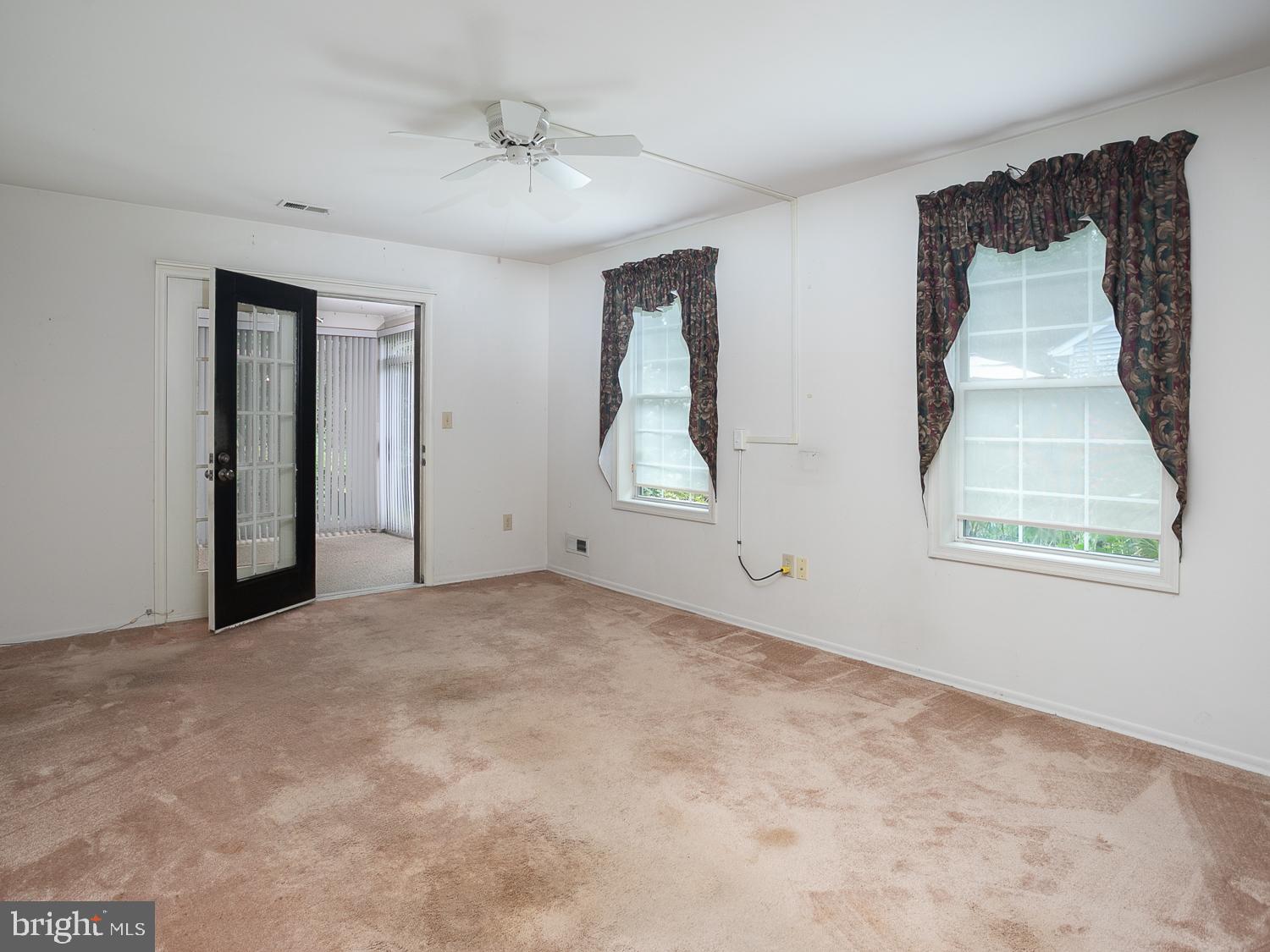 109 Lake View Court Columbus, NJ 08022 - Photo 26 of 29