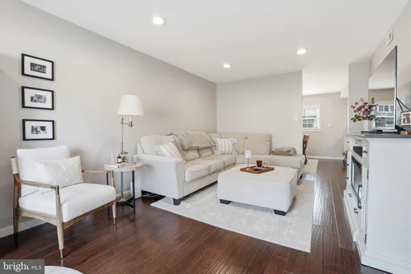 $375,000 | 1016 Weybridge Court, Bensalem, PA 19020