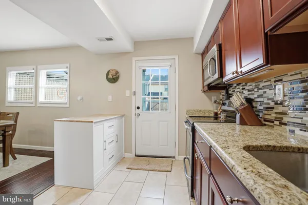 $375,000 | 1016 Weybridge Court, Bensalem, PA 19020