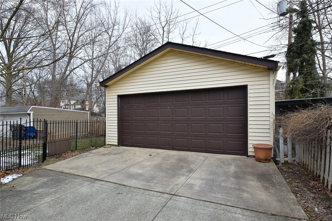 2987 Yorkshire Road Cleveland, OH 44118 - Photo 35 of 35 Gallery Image 35