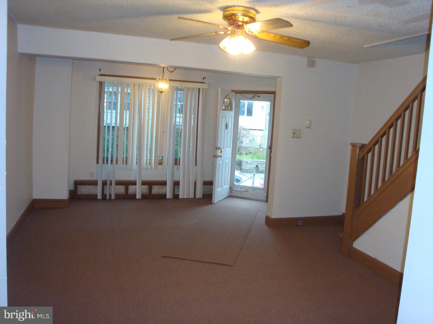535 Littlecroft Road Upper Darby, PA 19082 - Photo 2 of 15