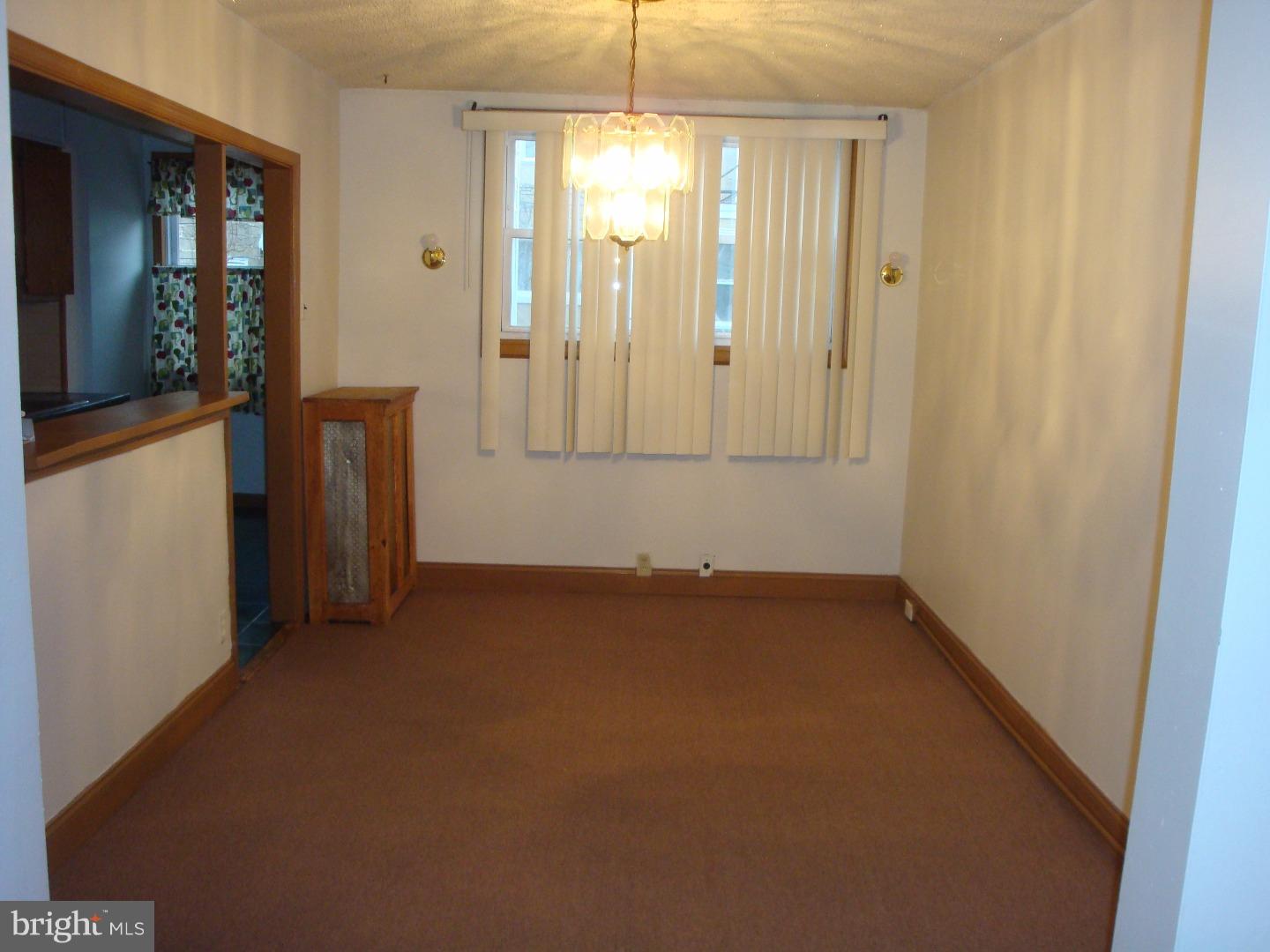 535 Littlecroft Road Upper Darby, PA 19082 - Photo 4 of 15