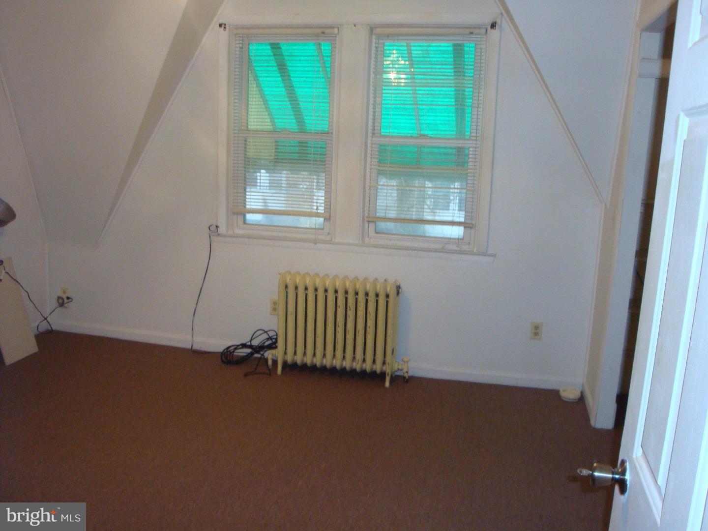 535 Littlecroft Road Upper Darby, PA 19082 - Photo 8 of 15