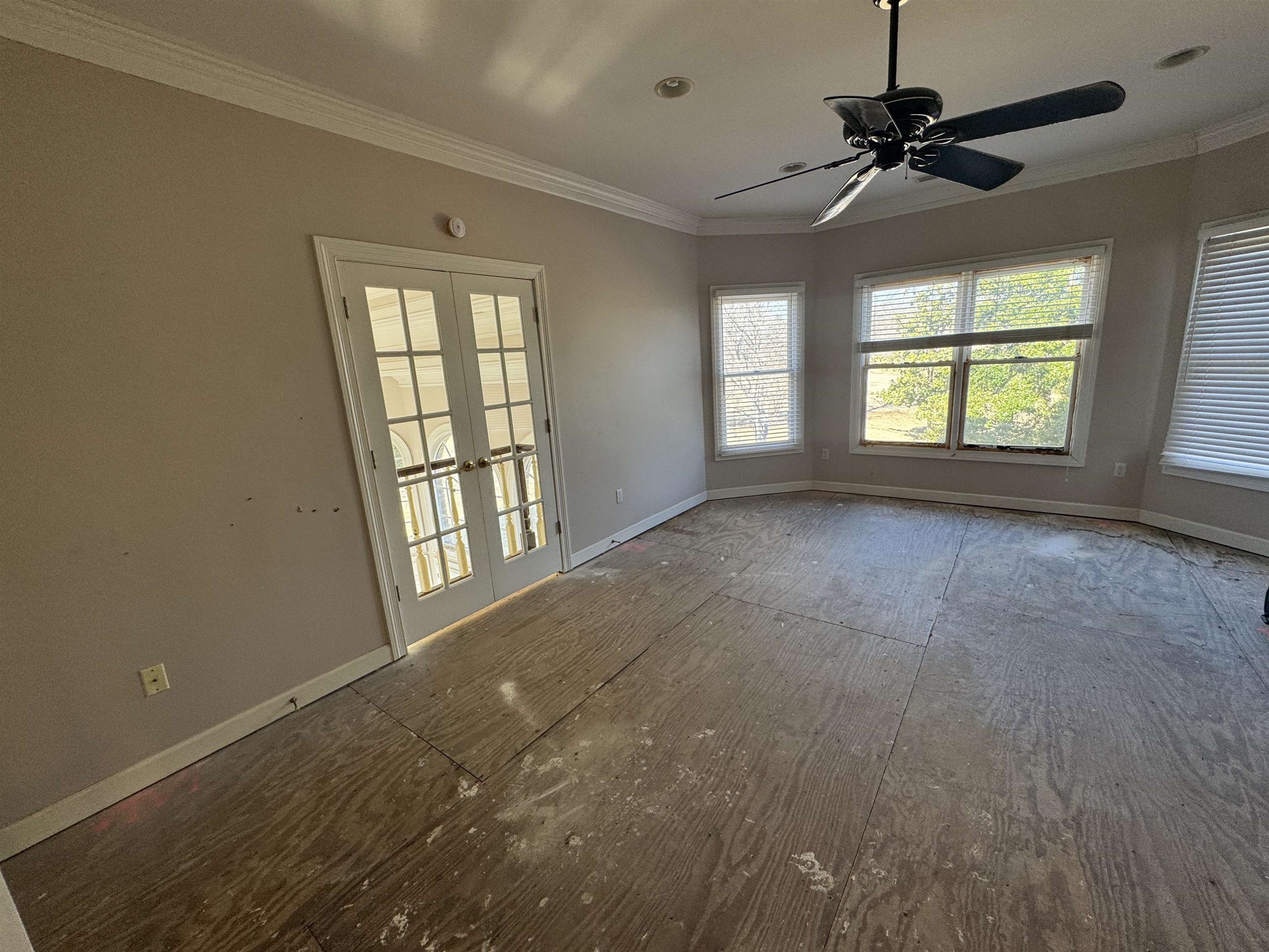 9500 Plantation Lake Road Collierville, TN 38017 - Photo 35 of 40 a view of an empty room with a window