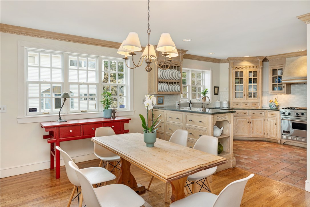 289 Riverside Drive Tiverton, RI 02878 - Photo 16 of 50