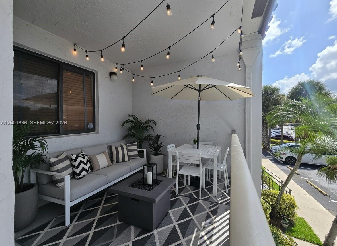 310 Racquet Club Road, Unit 204 Weston, FL 33326 - Photo 6 of 34 AI Staging