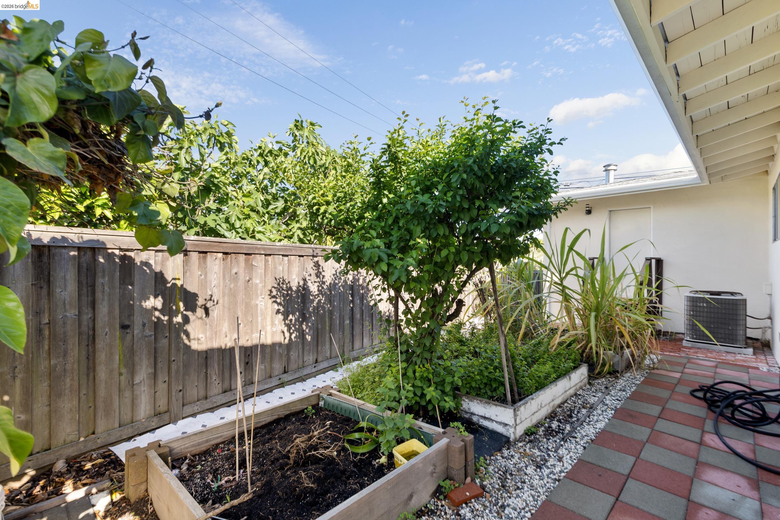 1799 Lefebvre Way Pinole, CA 94564 - Photo 38 of 47