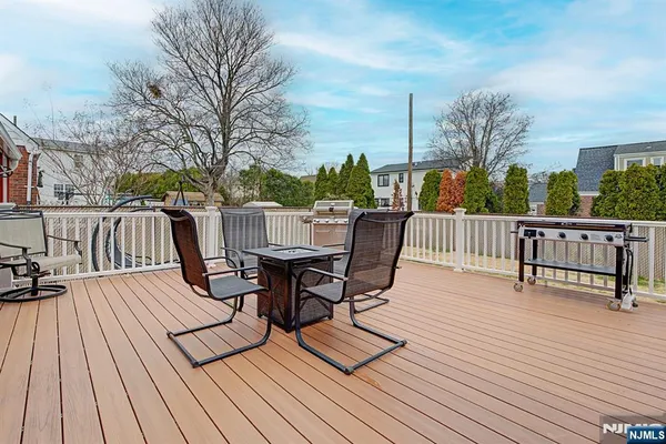 $877,000 | 27 Westwood Drive, Fair Lawn, NJ 07410