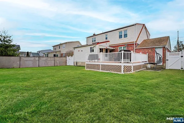 $877,000 | 27 Westwood Drive, Fair Lawn, NJ 07410