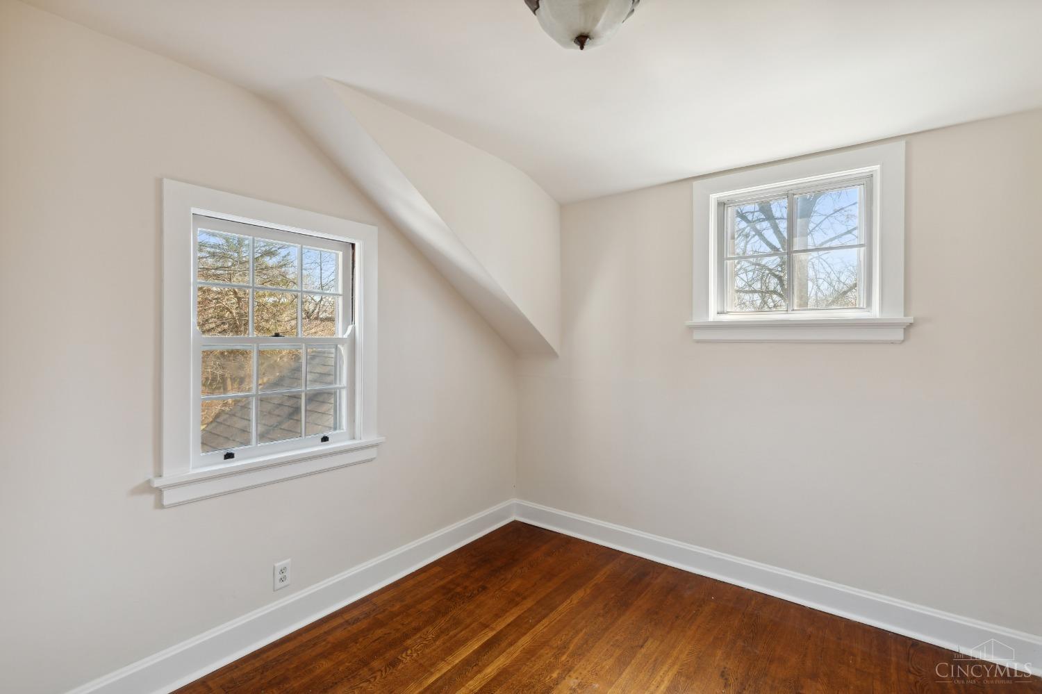 293 Bonham Road Cincinnati, OH 45215 - Photo 12 of 35 Gallery Image 12
