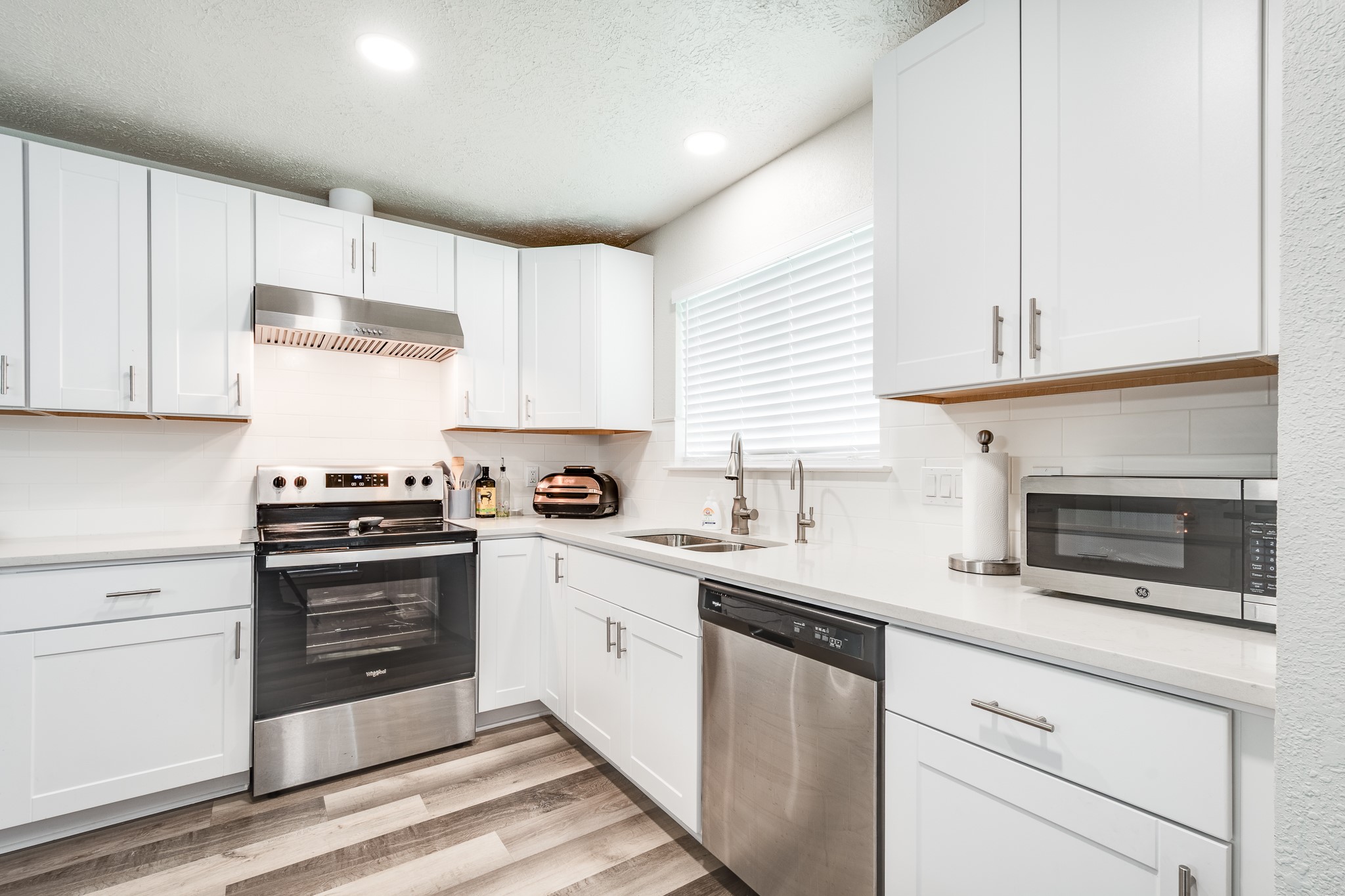 4218 Sequoia Street Baytown, TX 77521 - Photo 11 of 22 Kitchen