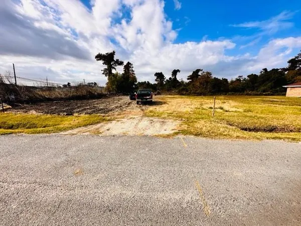 $75,000 | 22-23 28 Victoria/broadway Avenue, Harvey, LA 70058