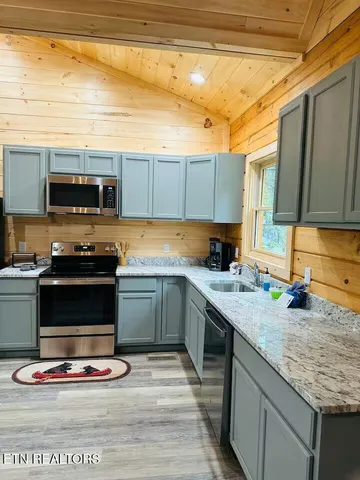 $955,000 | 1642 Misty Holw Way, Gatlinburg, TN 37738