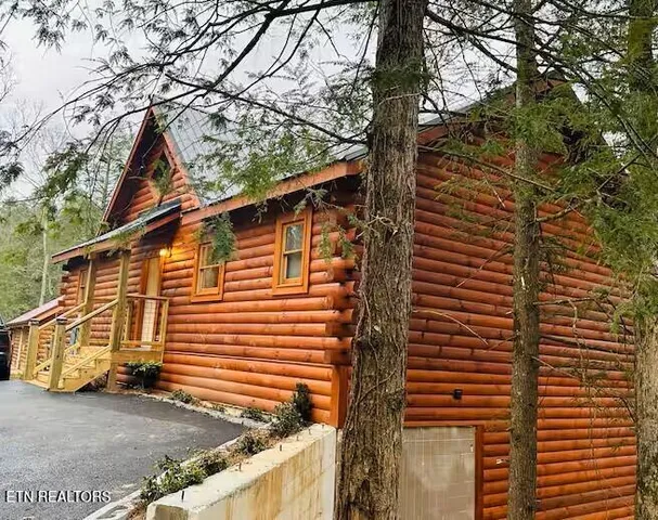 $955,000 | 1642 Misty Holw Way, Gatlinburg, TN 37738