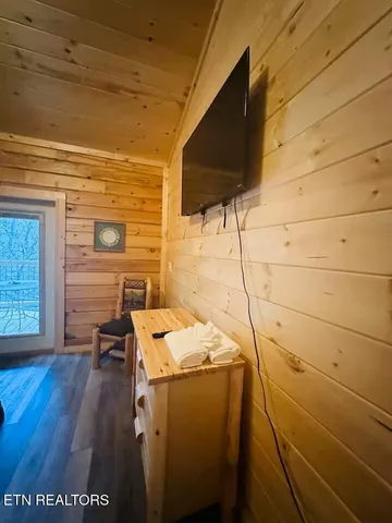 $955,000 | 1642 Misty Holw Way, Gatlinburg, TN 37738