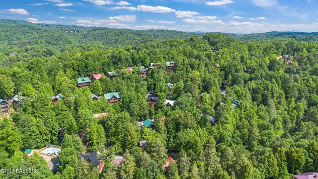 $955,000 | 1642 Misty Holw Way, Gatlinburg, TN 37738
