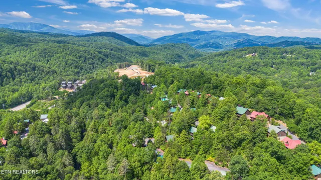 $955,000 | 1642 Misty Holw Way, Gatlinburg, TN 37738