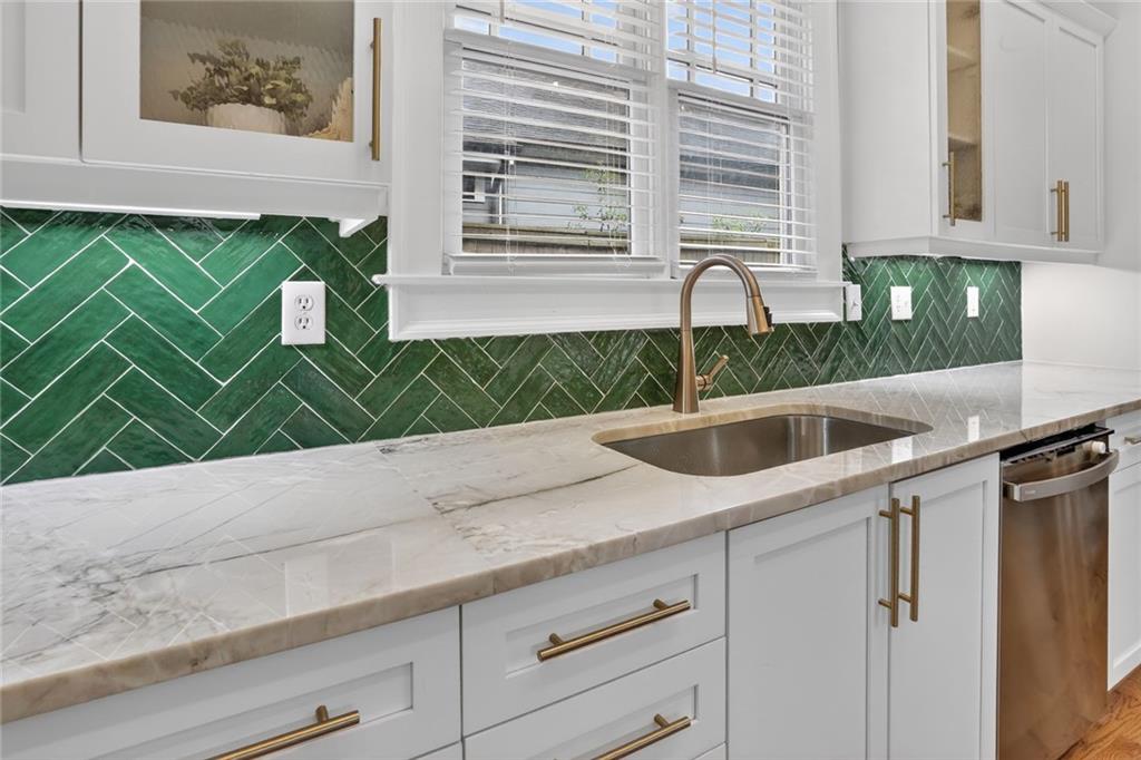 174 Walthall Street Southeast Atlanta, GA 30316 - Photo 3 of 64