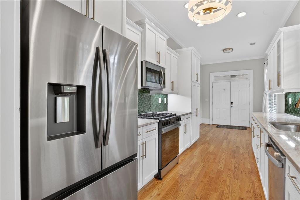 174 Walthall Street Southeast Atlanta, GA 30316 - Photo 6 of 64