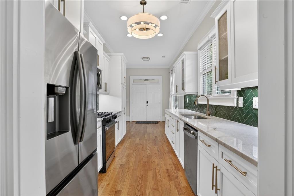 174 Walthall Street Southeast Atlanta, GA 30316 - Photo 7 of 64