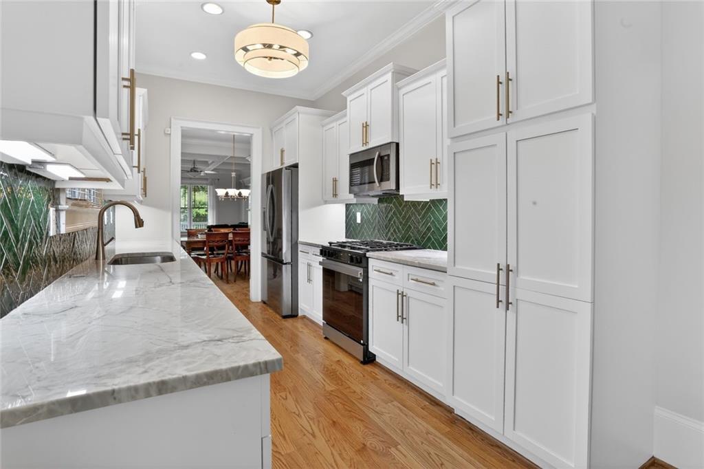 174 Walthall Street Southeast Atlanta, GA 30316 - Photo 8 of 64