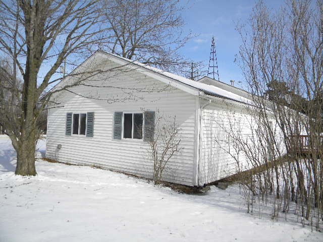 6120 Center Line Road Kingston, MI 48741 - Photo 6 of 17